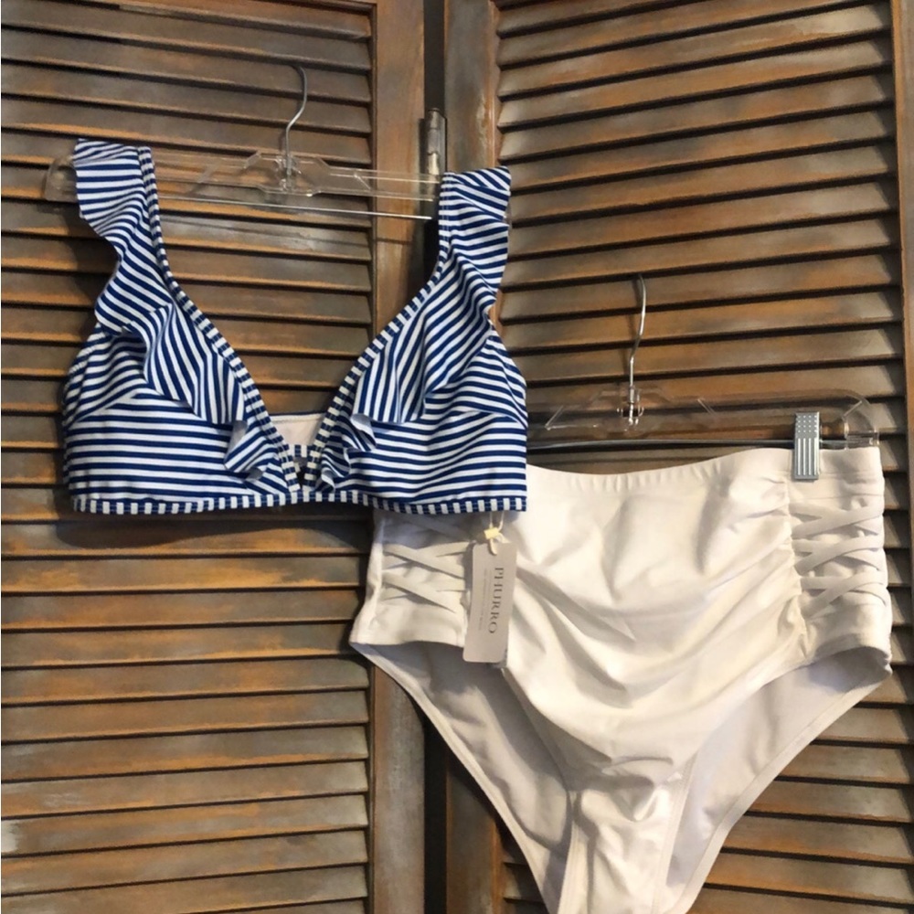 Swimsuit - Picture 4 of 4